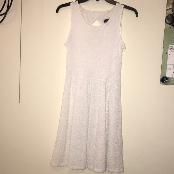 White cotton eyelet summer dress with keyhole back - Picture 1 of 4